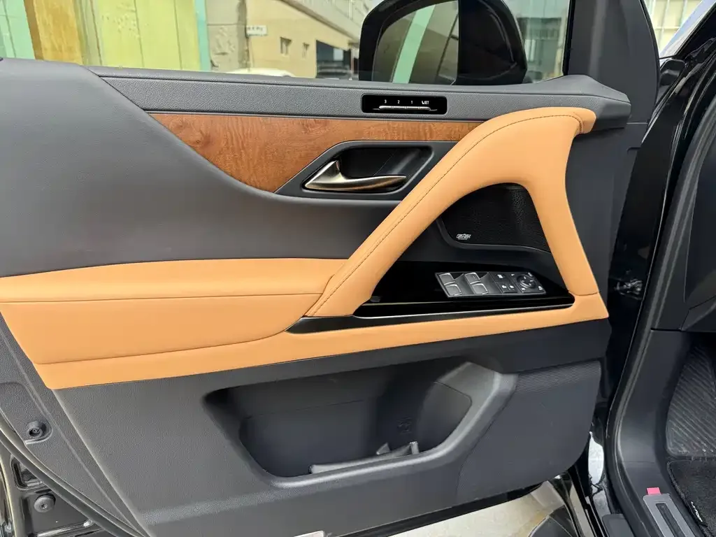 Lexus LX 2025 из CN, фото 5