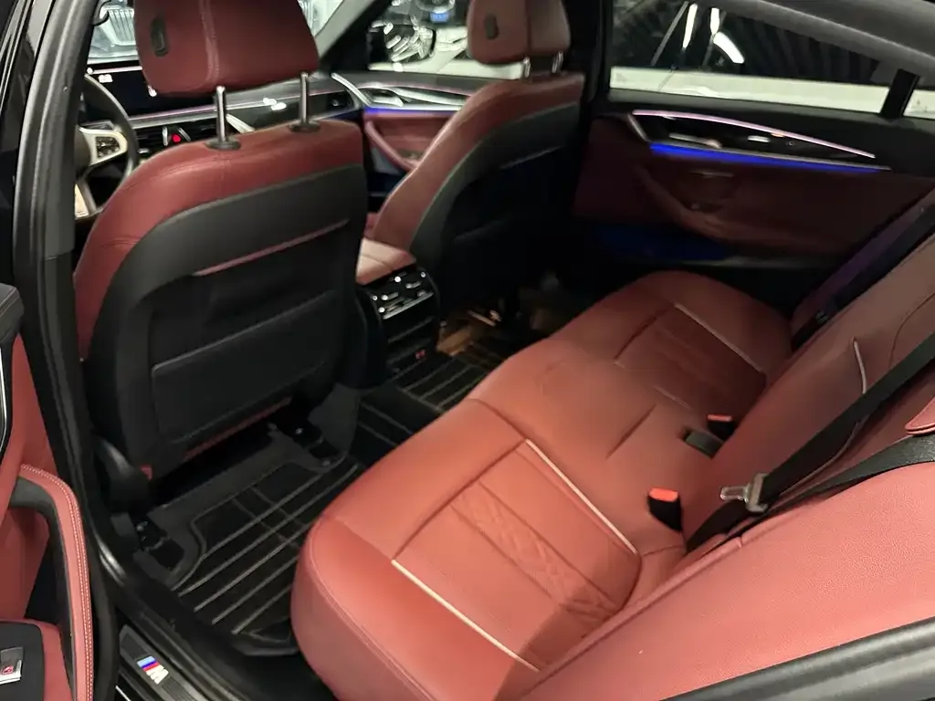 BMW 5 Series 2021 из CN, фото 3
