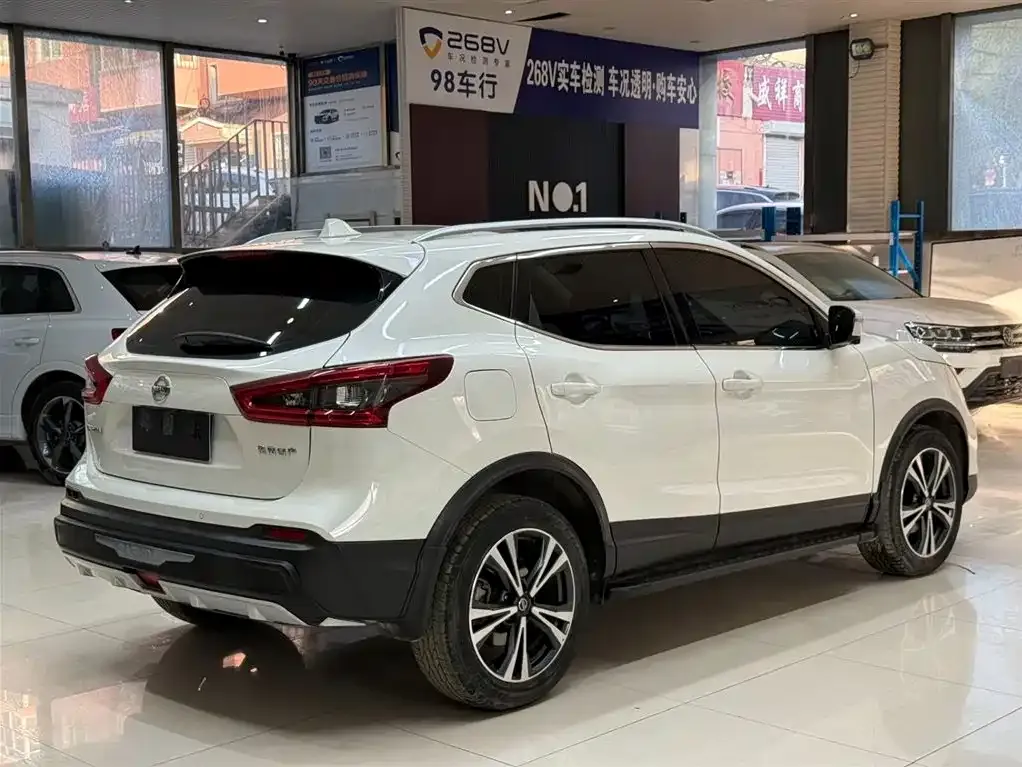 Nissan Qashqai — фото 8