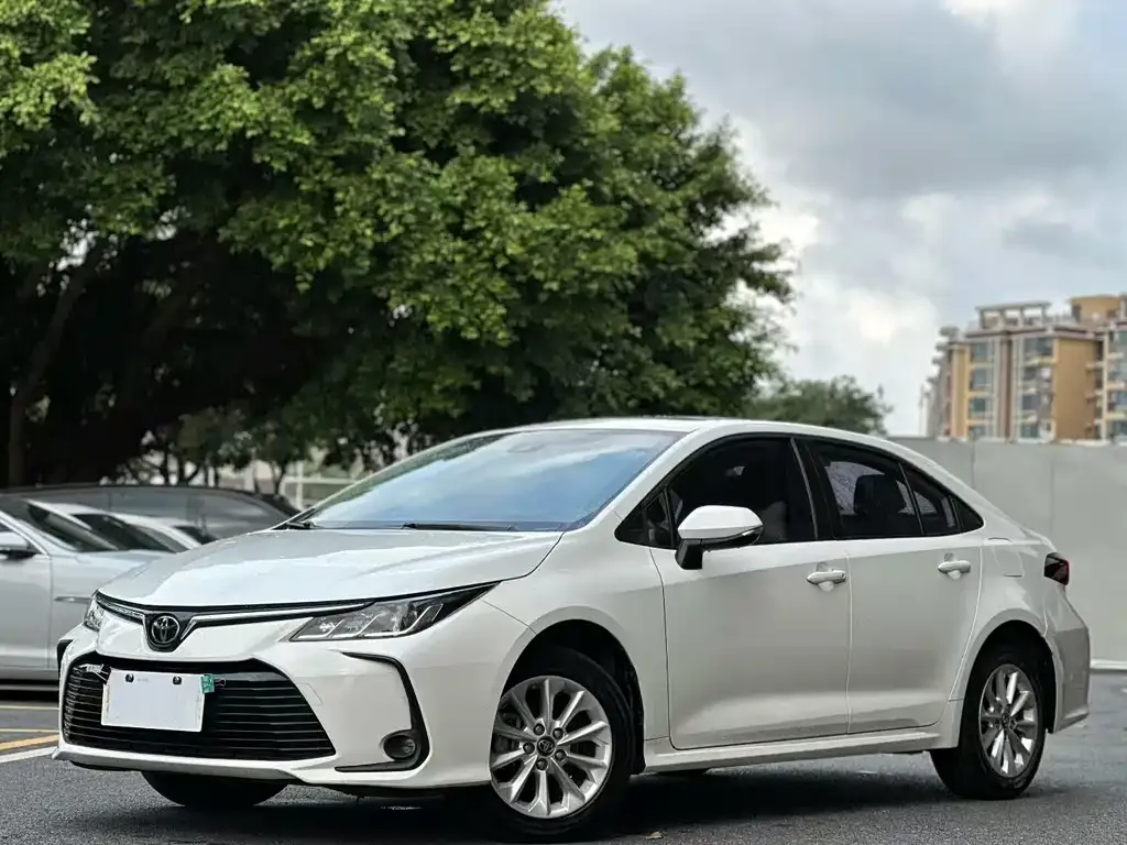 Toyota Corolla — фото 1