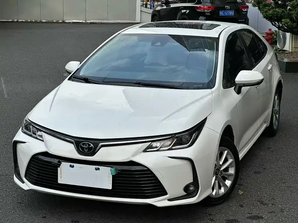 Toyota Corolla — фото 9