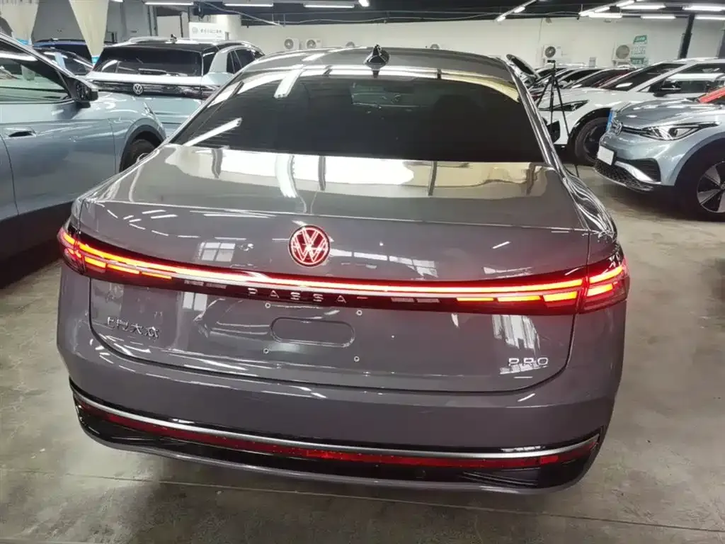 Volkswagen Passat — фото 6