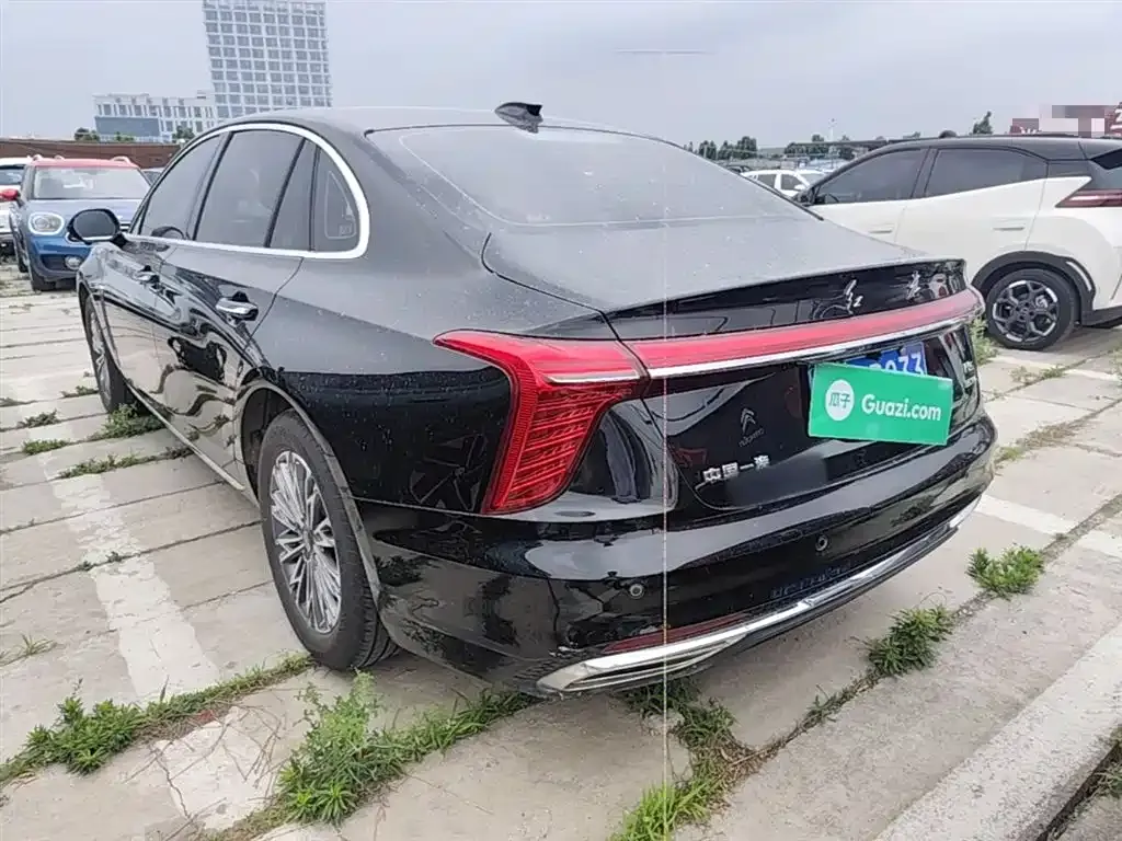 Hongqi H5 — фото 10