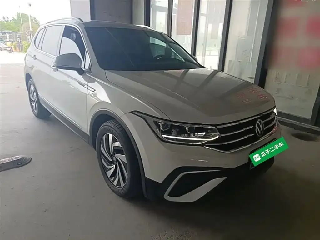 Volkswagen Tiguan L — фото 3