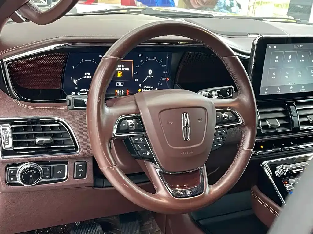 Lincoln Navigator — фото 9