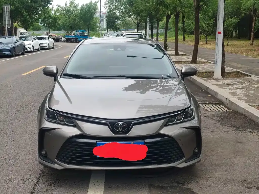 Toyota Corolla — фото 1