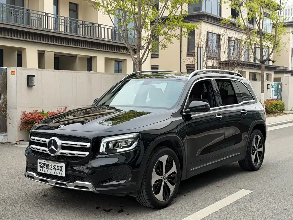 Mercedes-Benz GLB — фото 1