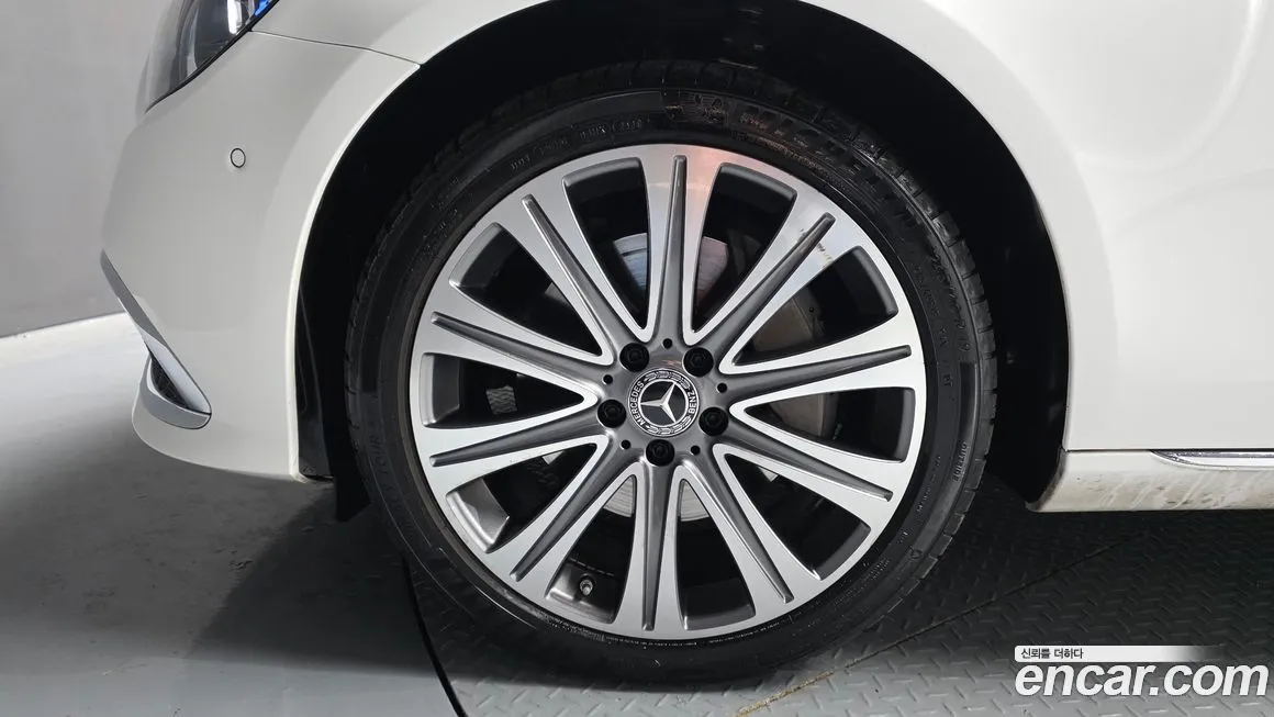 Mercedes-Benz E-Class 2023 из KR, фото 3