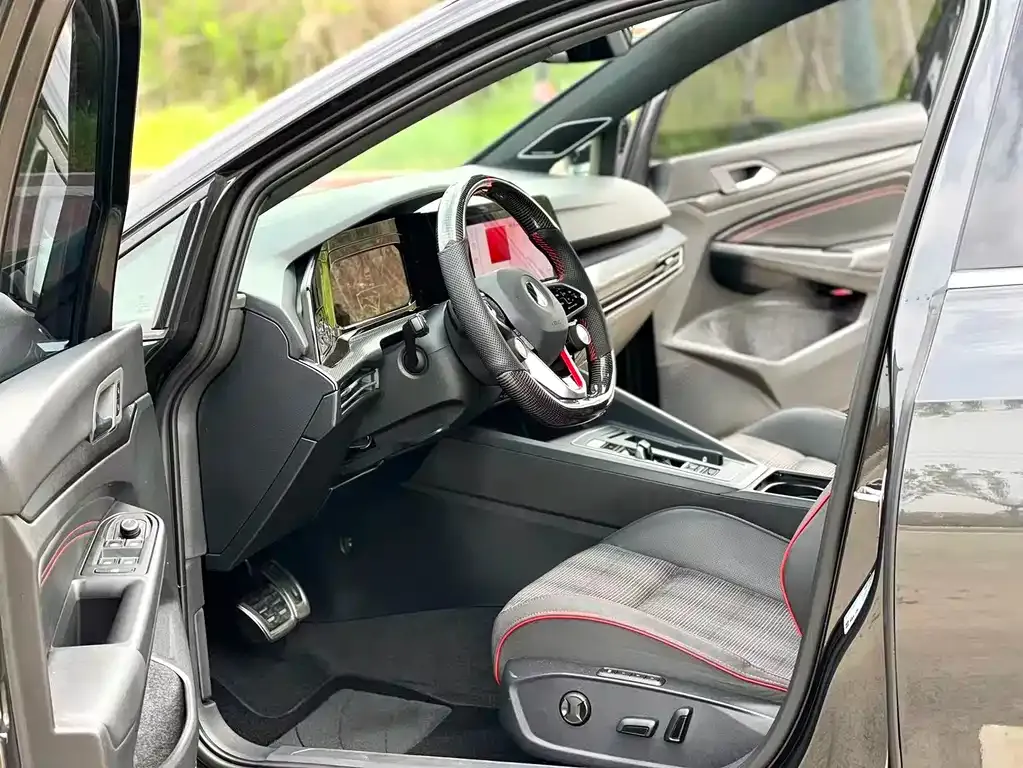 Volkswagen Golf GTI 2023 из CN, фото 4