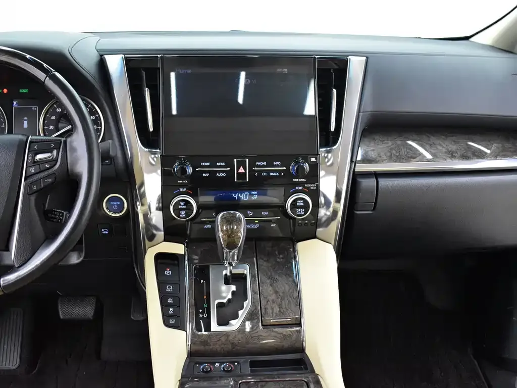 Toyota Vellfire — фото 6