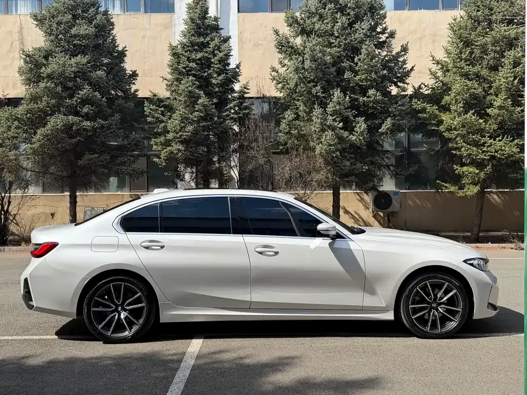 BMW 3 Series 2023 из CN, фото 10