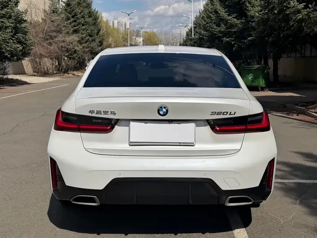BMW 3 Series 2023 из CN, фото 2