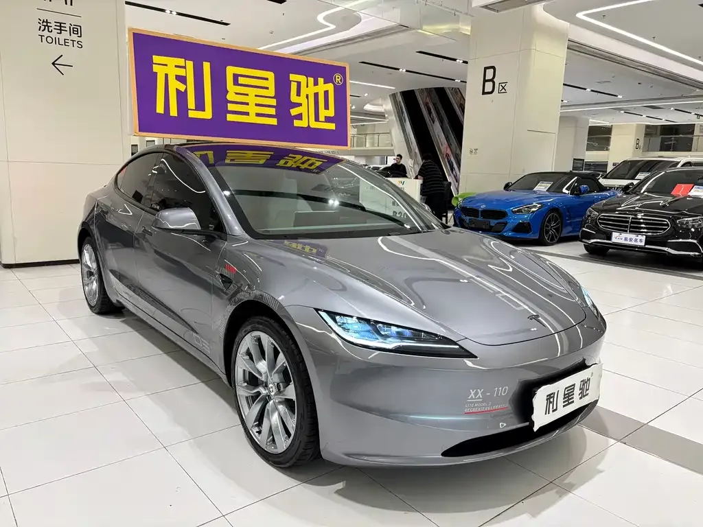 Tesla Model 3 — фото 9