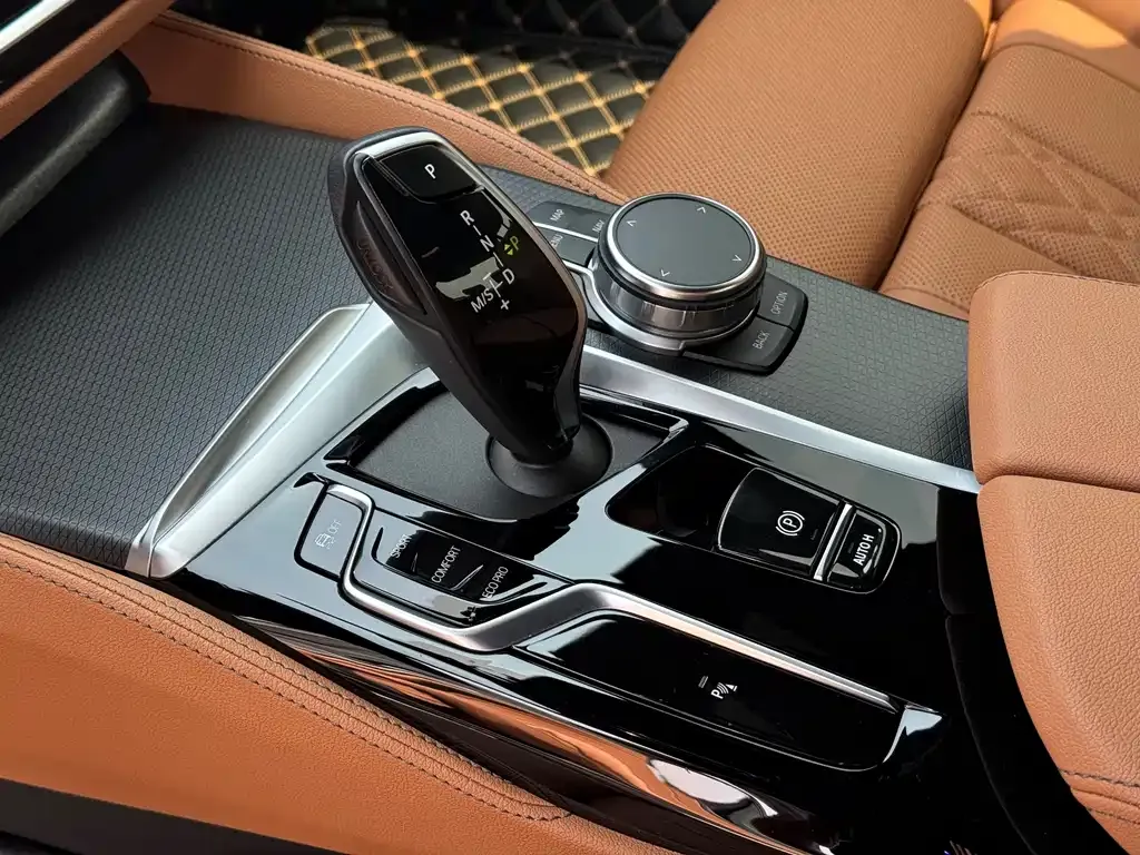 BMW 5 Series (Import) 2023 из CN, фото 10