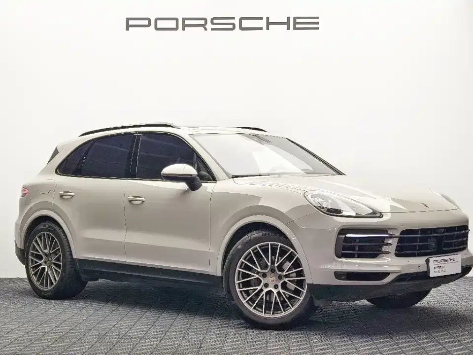 Porsche Cayenne — фото 1