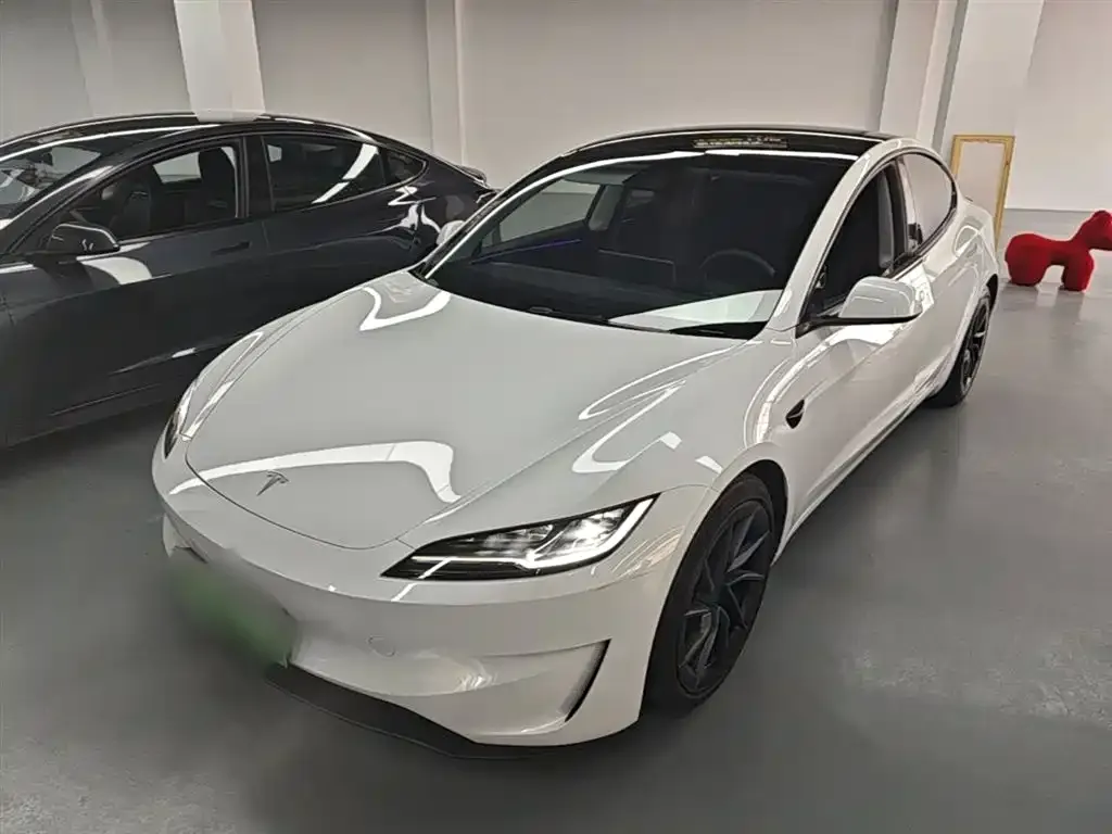 Tesla Model 3 — фото 8