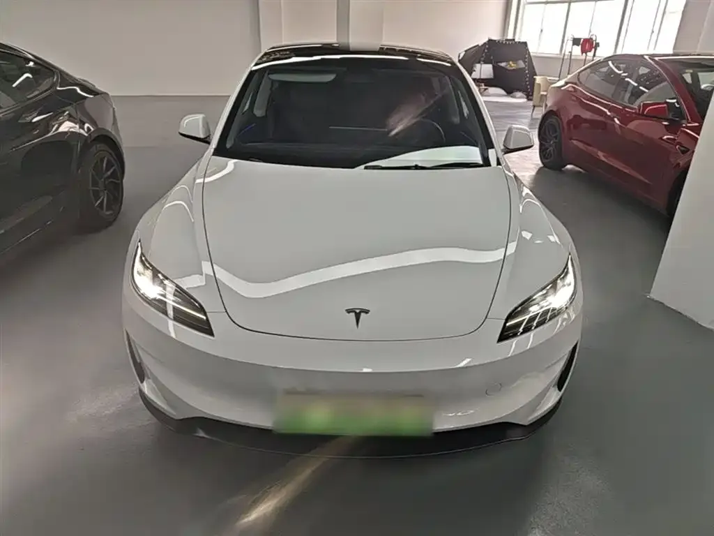Tesla Model 3 — фото 2