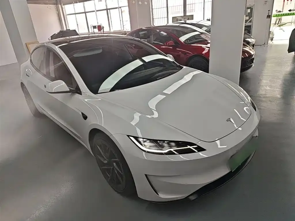 Tesla Model 3 — фото 3