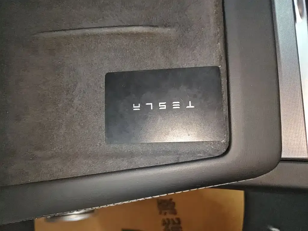 Tesla Model 3 — фото 9