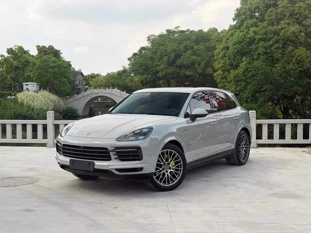 Porsche Cayenne Hybrid — фото 1