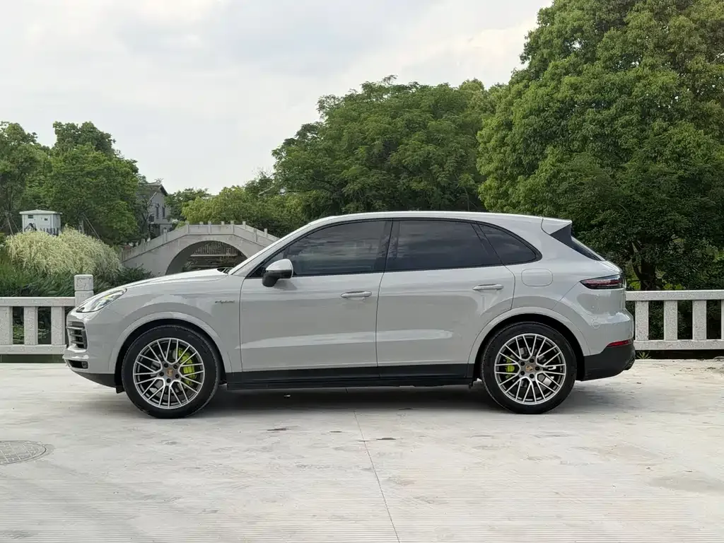 Porsche Cayenne Hybrid — фото 9