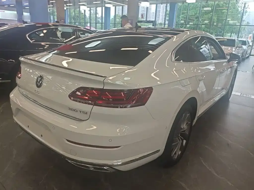 Volkswagen CC — фото 10