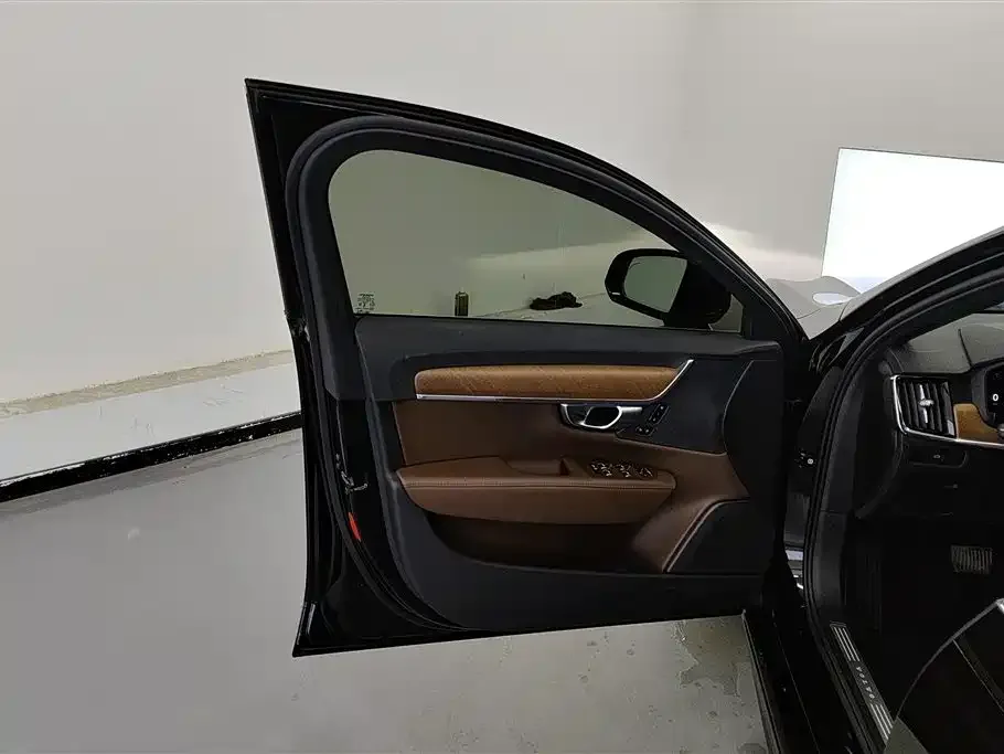 Volvo S90 — фото 10