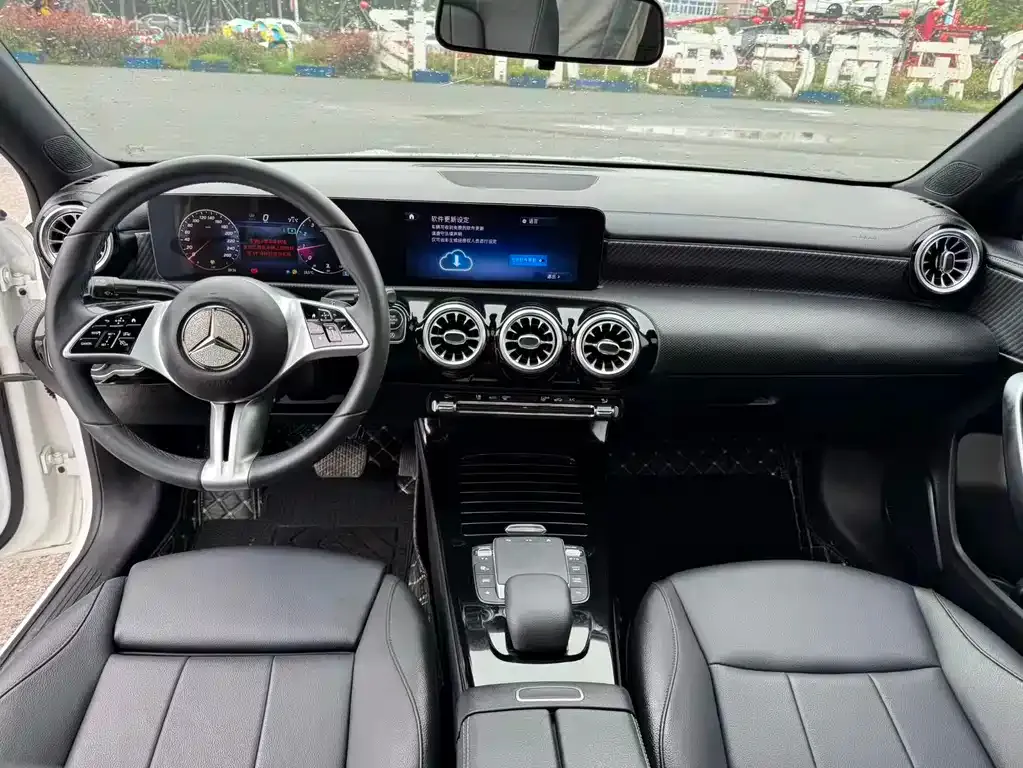 Mercedes-Benz A-Class — фото 10