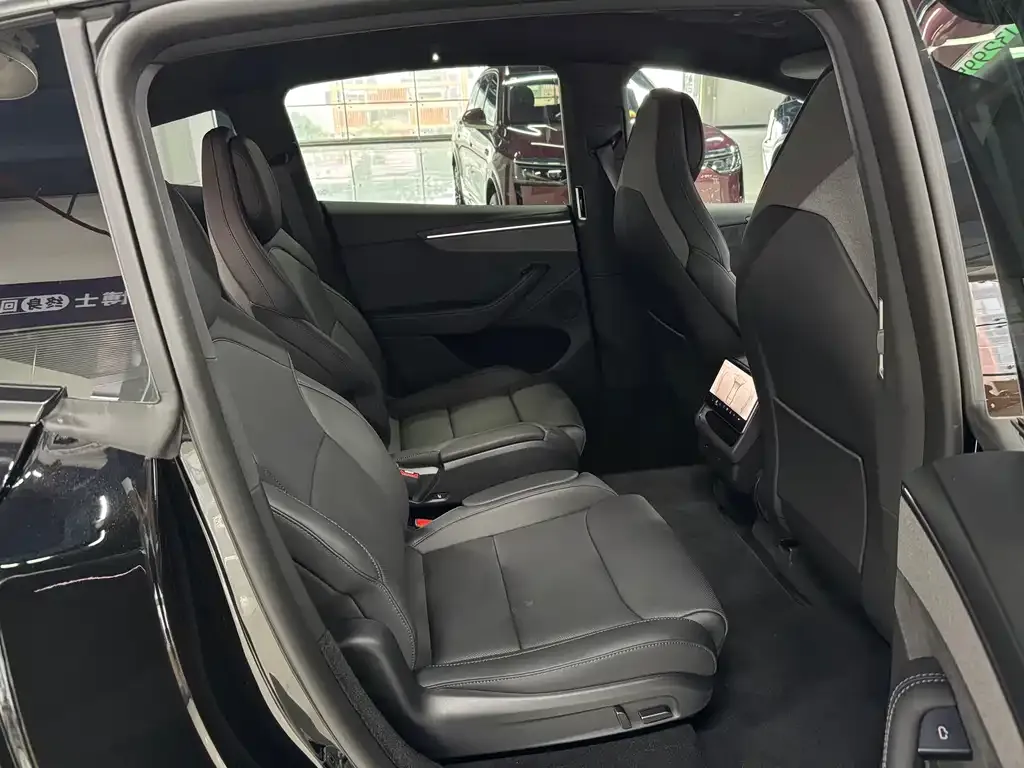 Tesla Model Y L 2026 из CN, фото 3