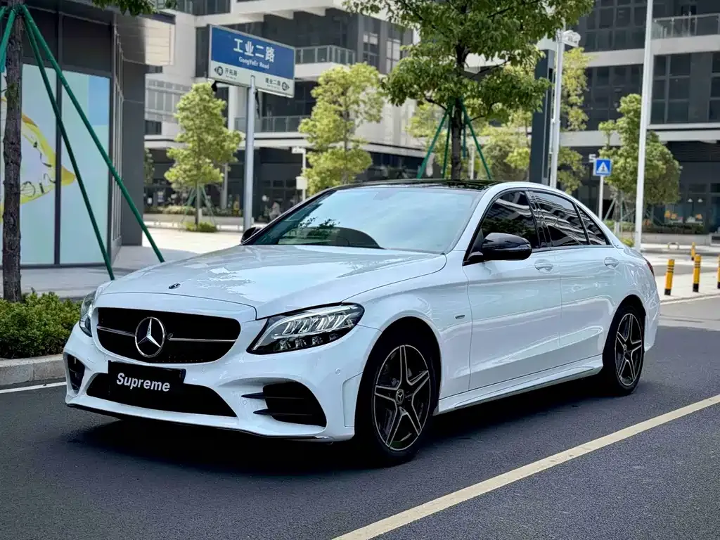 Mercedes-Benz C-Class — фото 1