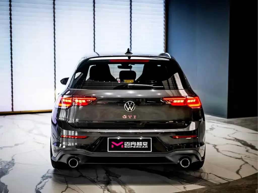 Volkswagen Golf GTI — фото 10