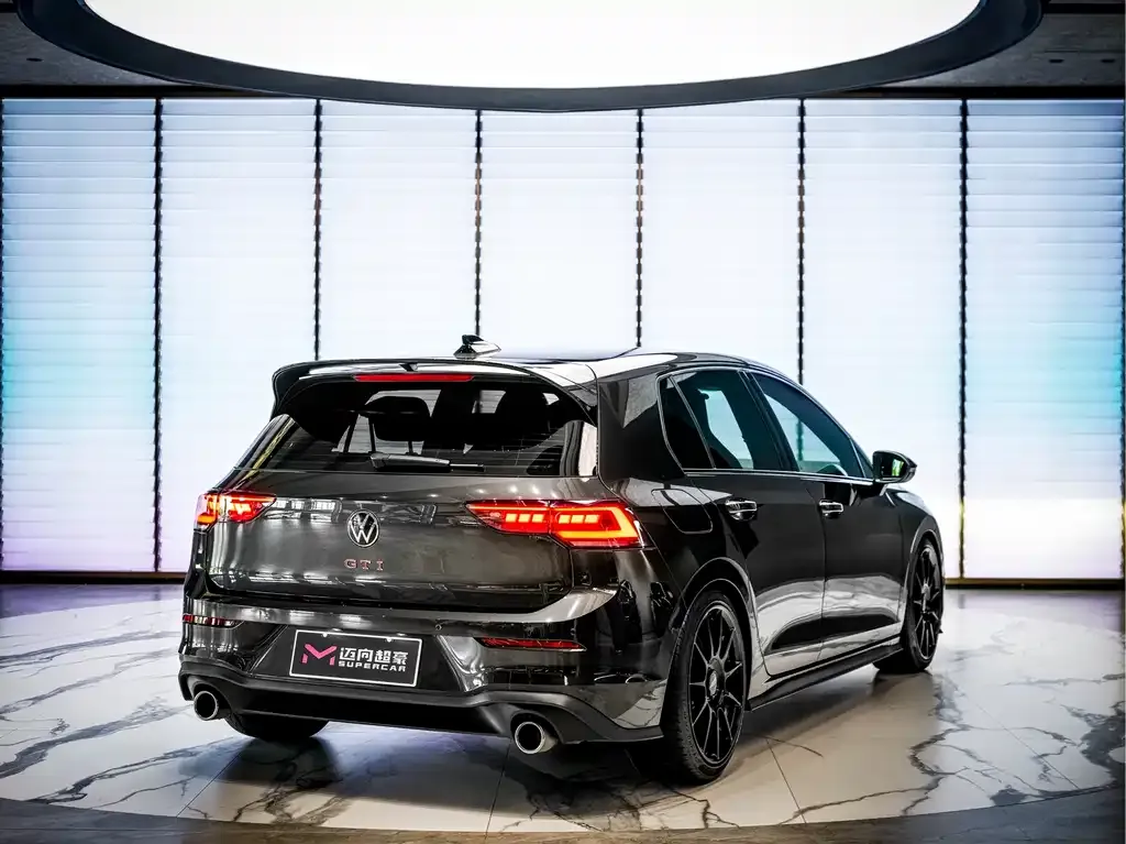Volkswagen Golf GTI — фото 7