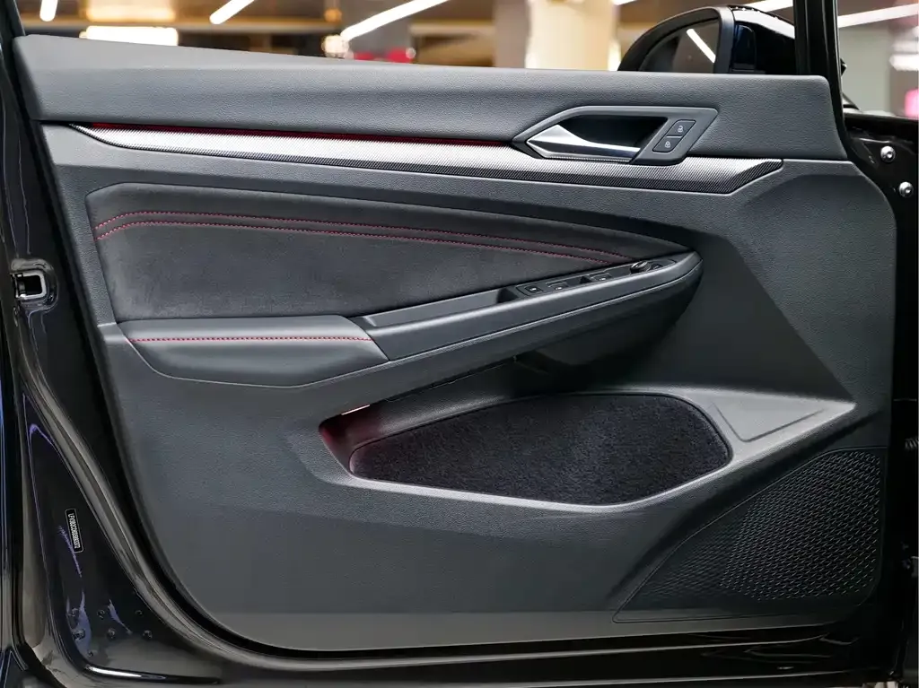 Volkswagen Golf GTI — фото 8