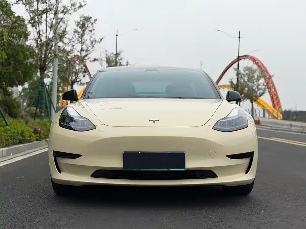 Tesla Model 3 — фото 10