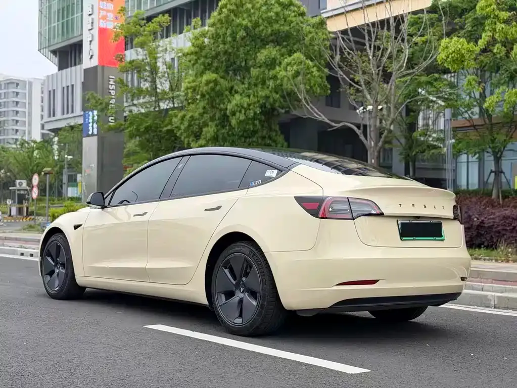 Tesla Model 3 — фото 3