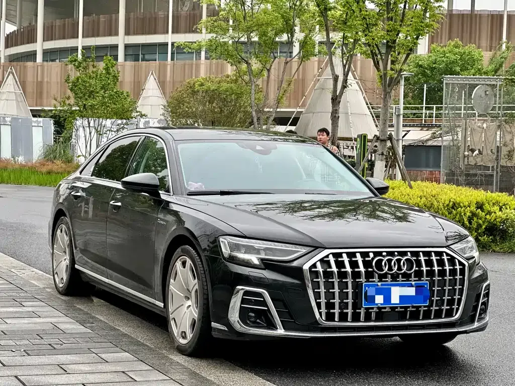 Audi A8 — фото 7