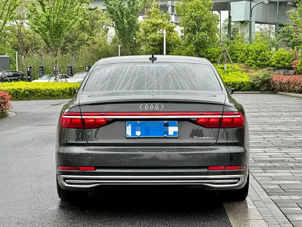 Audi A8 — фото 6