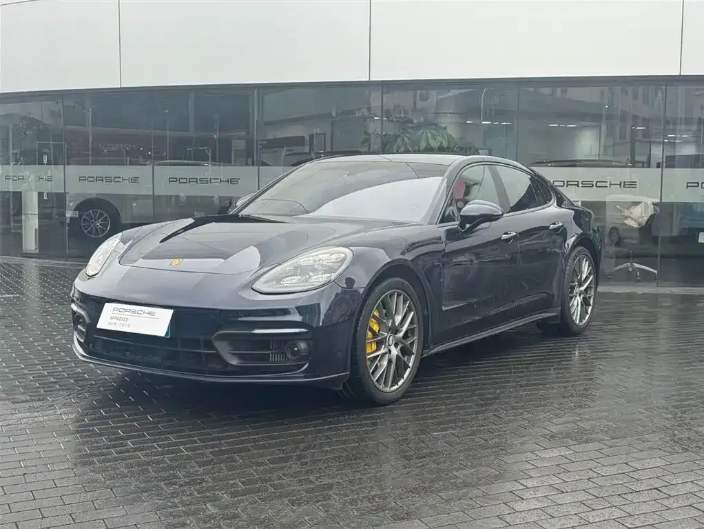 Porsche Panamera — фото 1