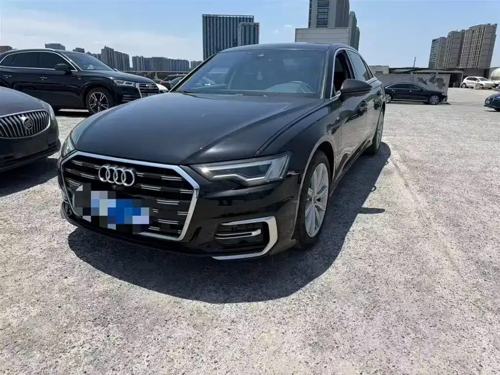 Audi A6L — фото 1