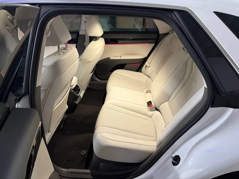 Hyundai Grandeur 2023 из KR, фото 2