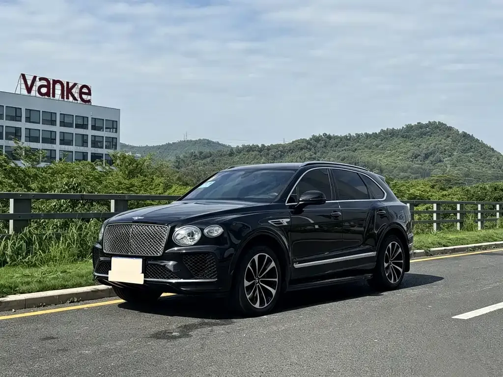 Bentley Bentayga — фото 1