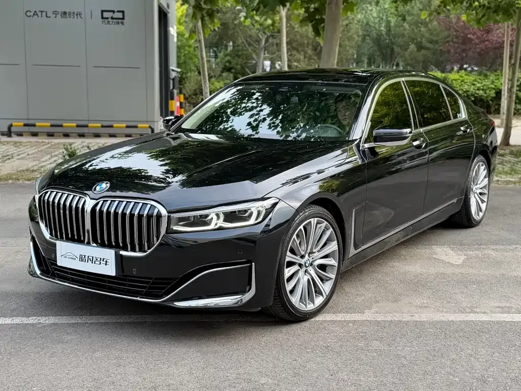 BMW 7 Series — фото 1