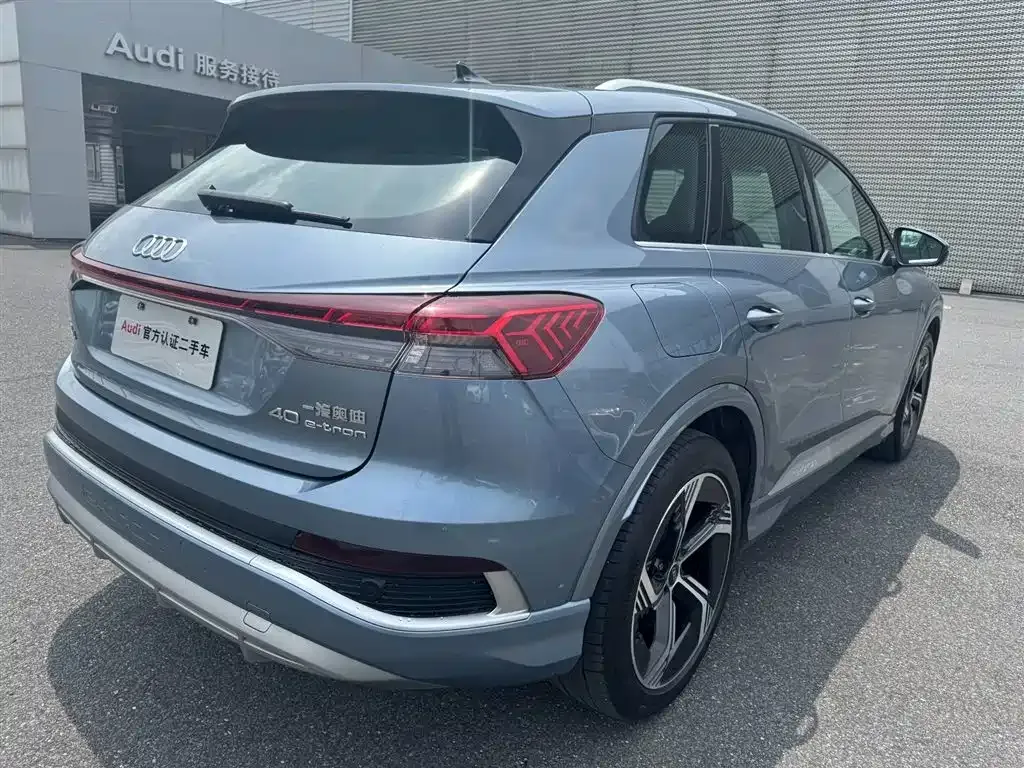 Audi Q4 e-tron — фото 6