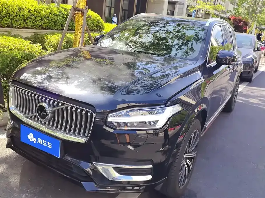 Volvo XC90 — фото 1