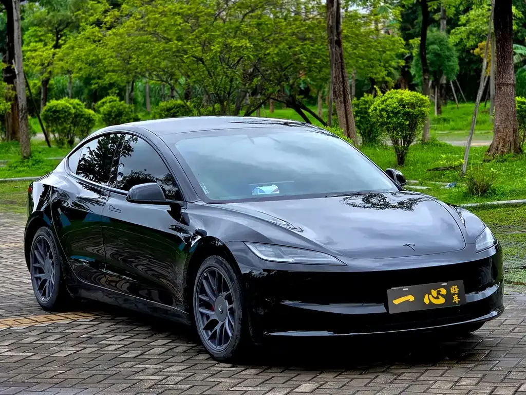 Tesla Model 3 — фото 8