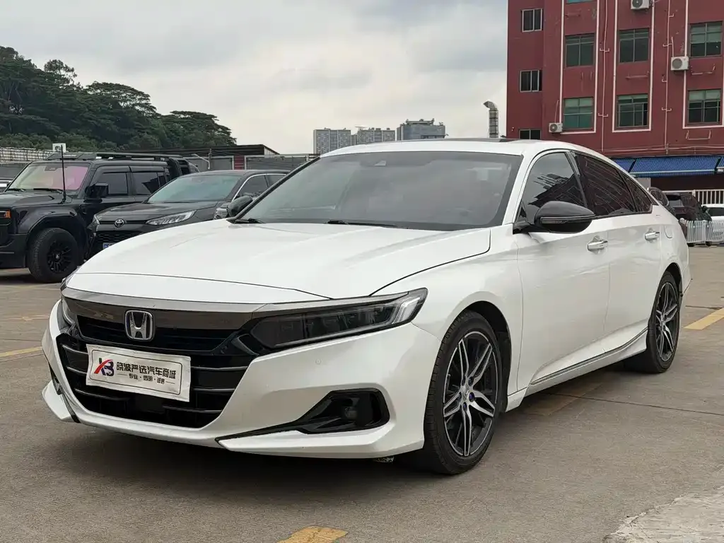 Honda Accord — фото 1
