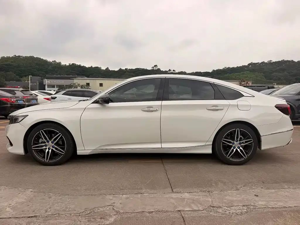 Honda Accord — фото 5