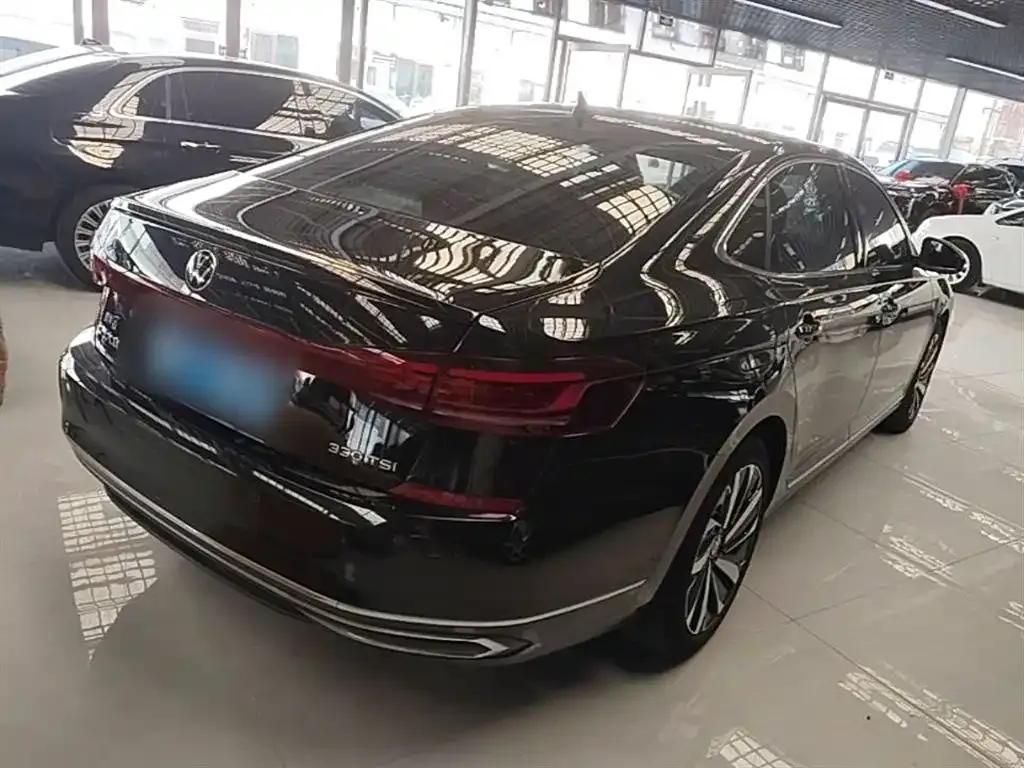 Volkswagen Passat — фото 7