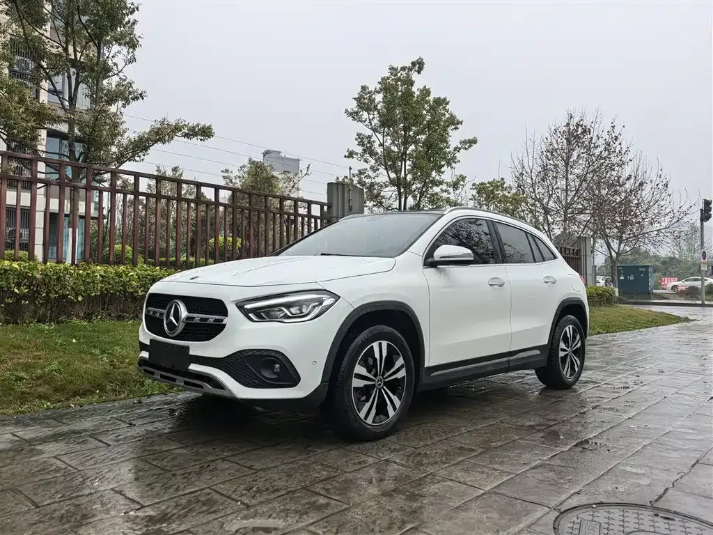 Mercedes-Benz GLA — фото 1