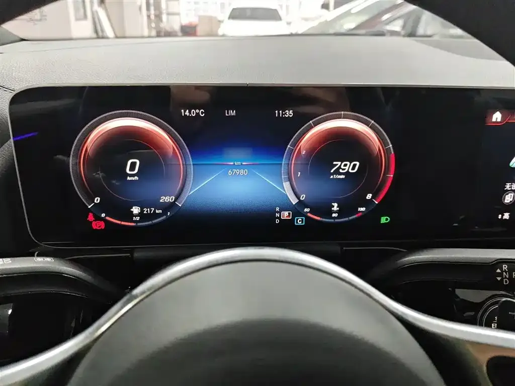 Mercedes-Benz GLA — фото 5